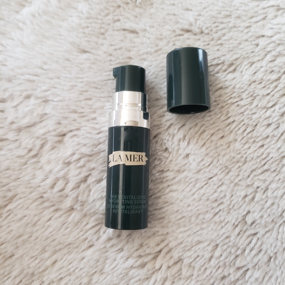 La Mer Revitalizing Hydration Serum - Picture 4 of 5